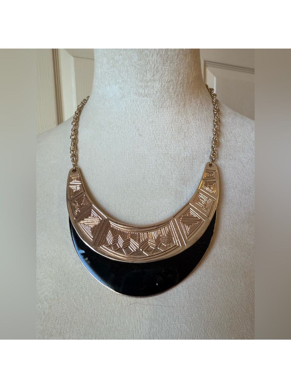 Yingxin‎ Egyptian Style Gold & Black Necklace Vintage 1980s